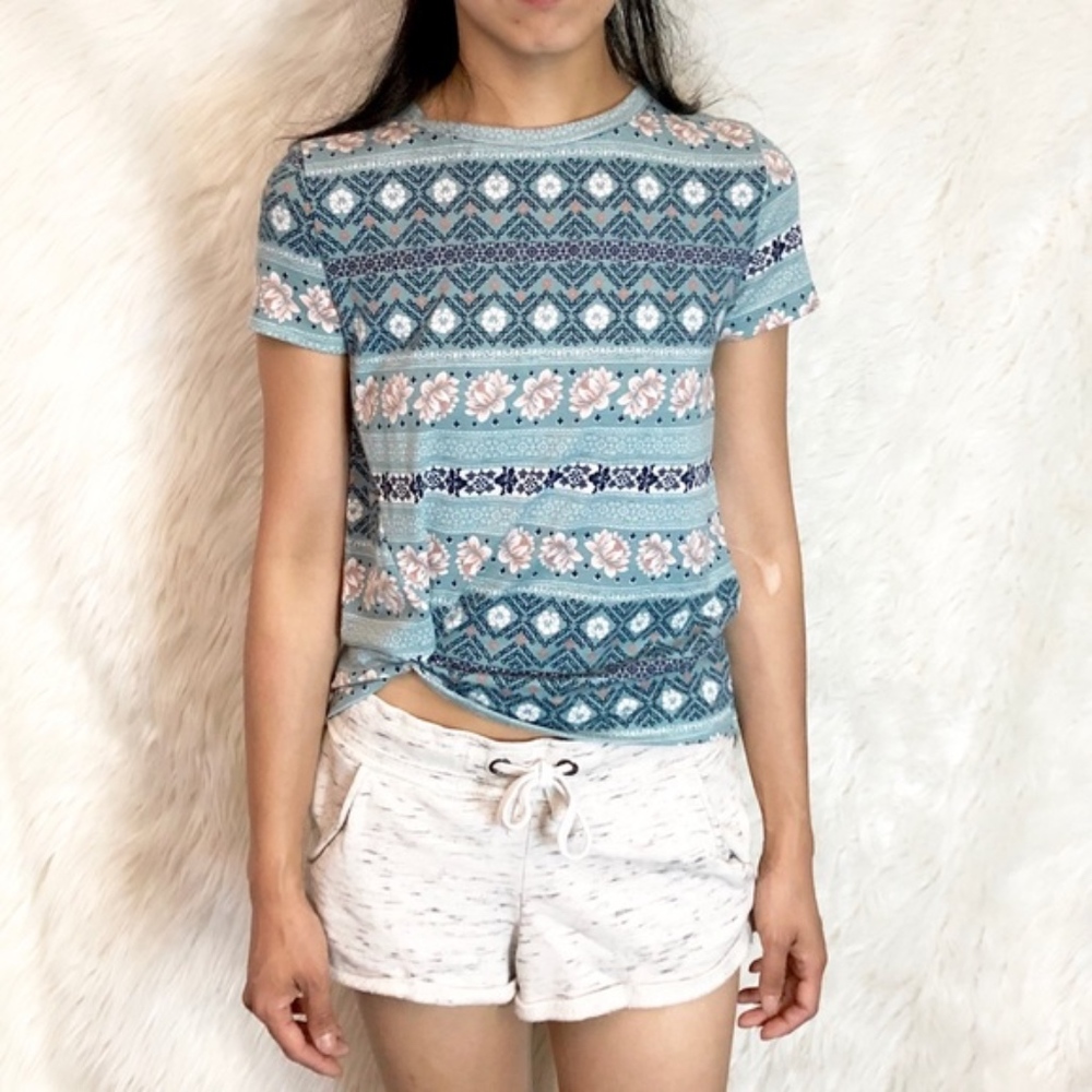 Wallflower pattern t shirt blouse